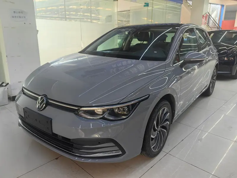 Volkswagen Golf, 2023