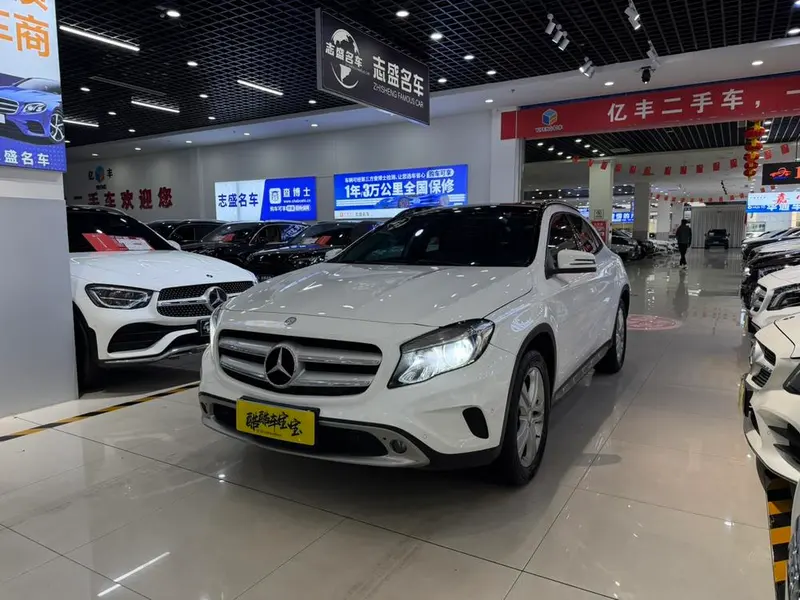 Mercedes-Benz GLA GLA 200 Version, 2015 — фото 1