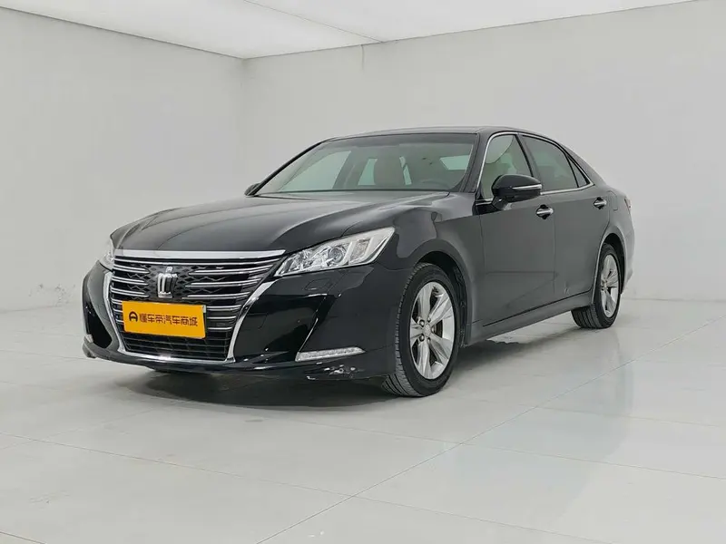 Toyota Crown 2.0T Fashion Edition, 2015 — фото 1