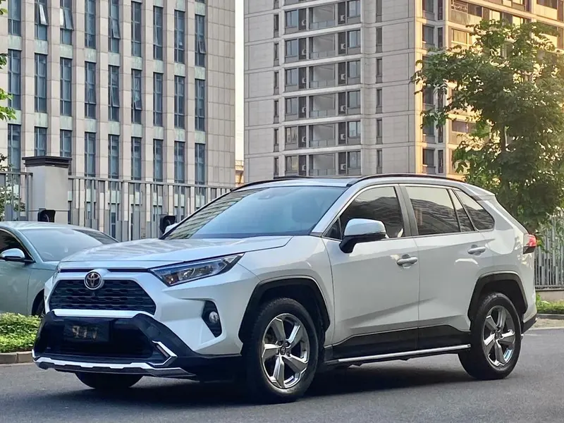 Toyota RAV4 2.0L CVT 2WD Style Edition, 2020 — фото 1