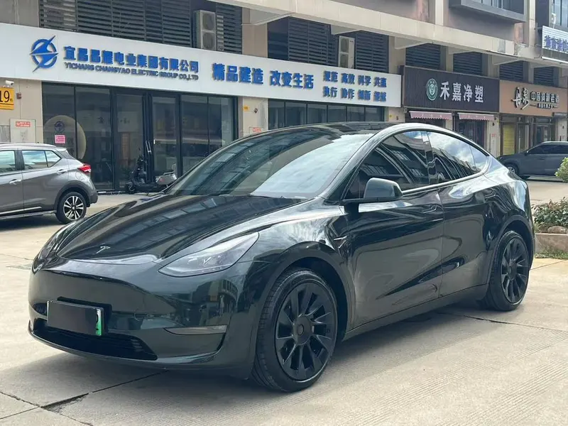 Tesla Model Y, 2021