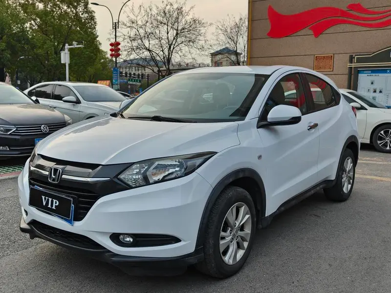 Honda Vezel 1.5L Manual 2WD Comfort Version, 2015 — фото 1