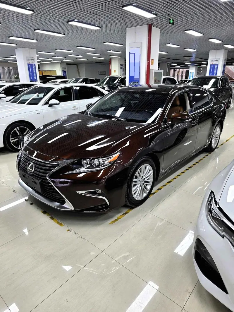 Lexus ES 200 30 Anniversary Edition, 2017 — фото 1