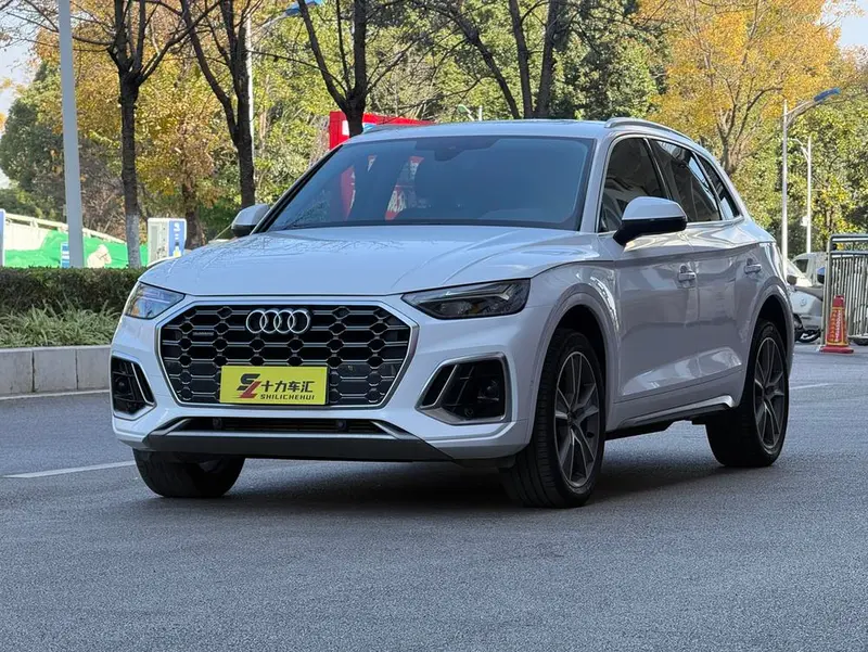 Audi Q5L, 2022