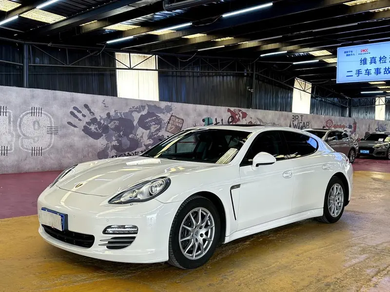 Porsche Panamera 3.6L Auto 4WD 4 Seater Parallel Import, 2012 — фото 1