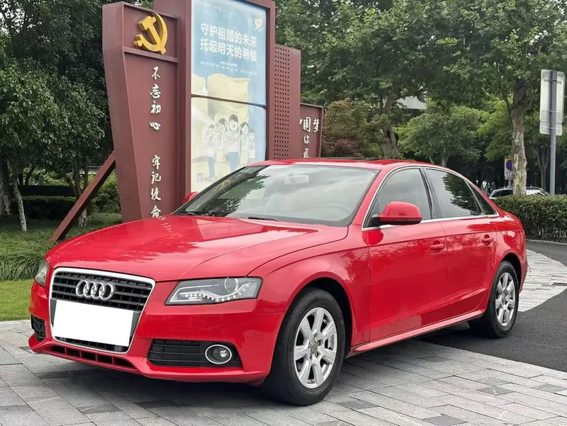 Audi A4L 2.0 TFSI Auto Standard Version, 2012 — фото 1