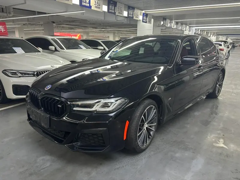 BMW 5-Series, 2022