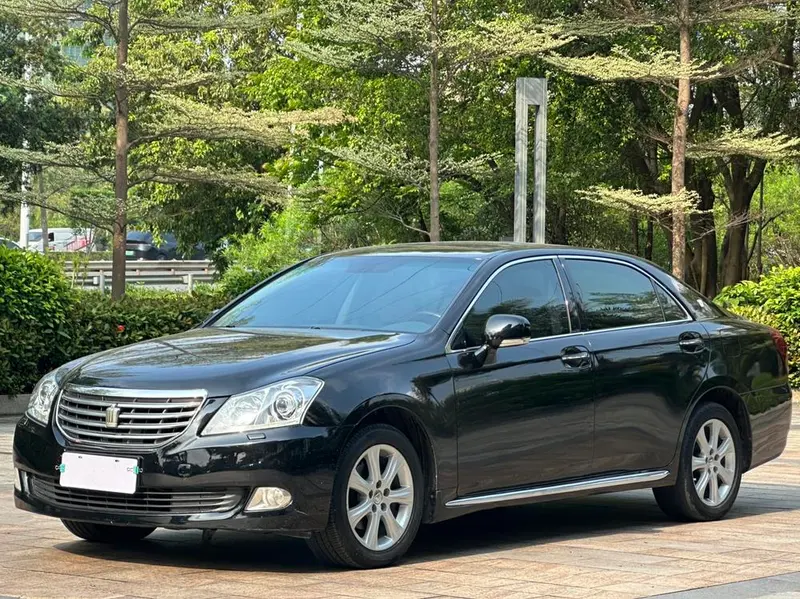 Toyota Crown 3.0L Royal Saloon, 2010 — фото 1
