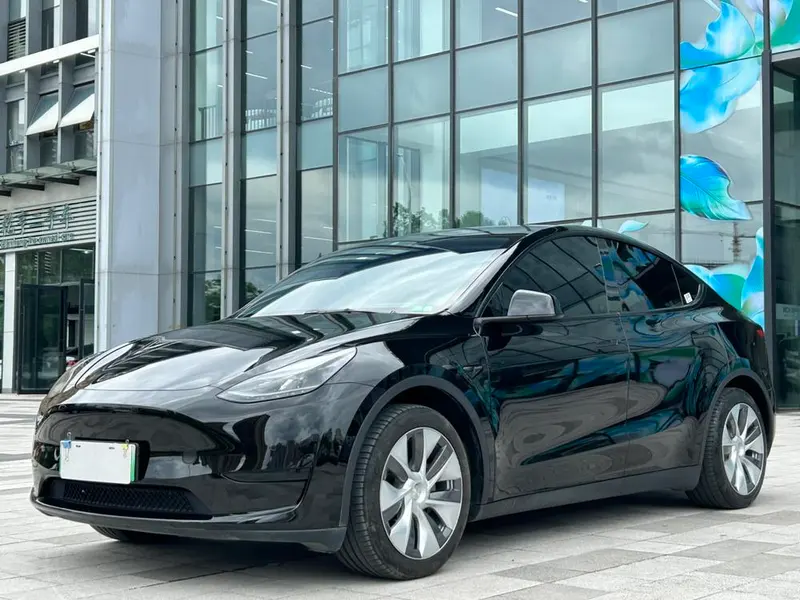 Tesla Model Y, 2022