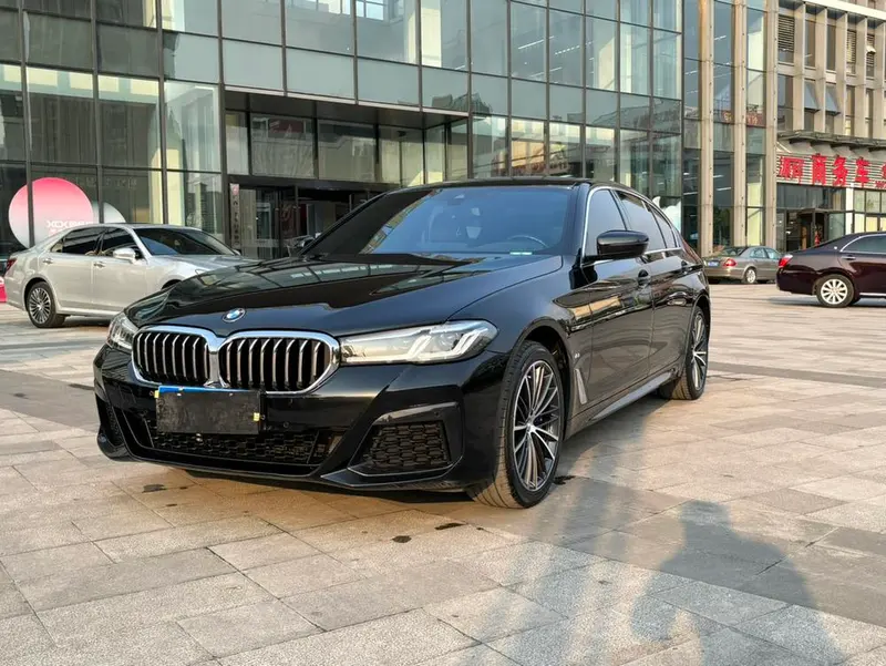 BMW 5-Series, 2022