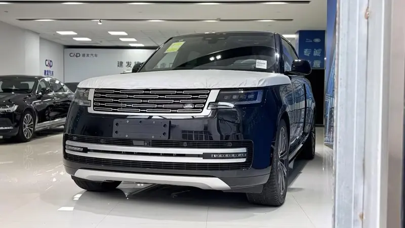 Land Rover Range Rover 3.0 L6 400PS Extended Edition, 2025 — фото 1