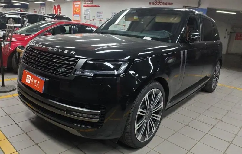 Land Rover Range Rover 3.0 L6 400PS Extended Edition 7 Seater, 2024 — фото 1