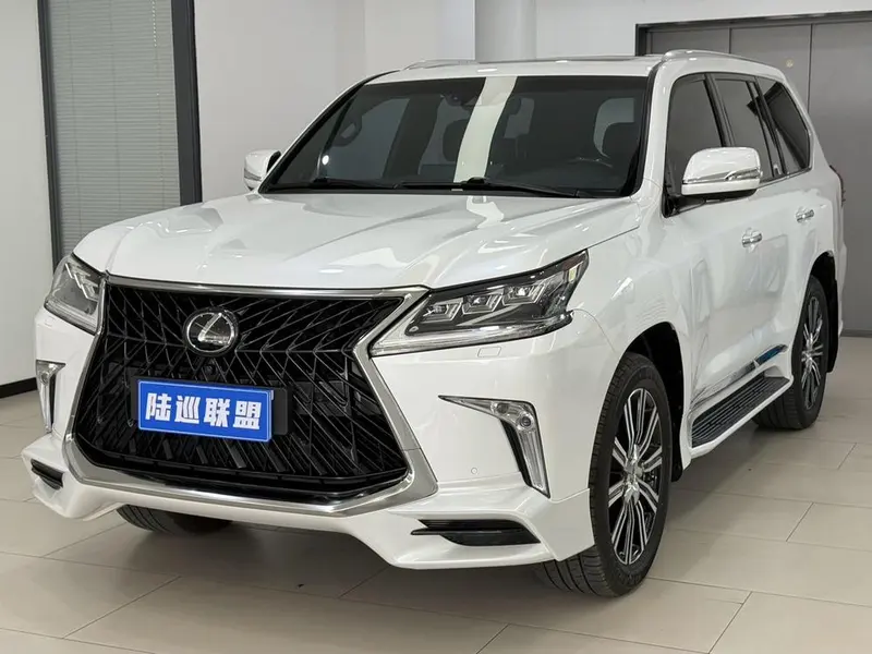 Lexus LX 5.7L Auto 4WD 8 Seater Parallel Import, 2020 — фото 1