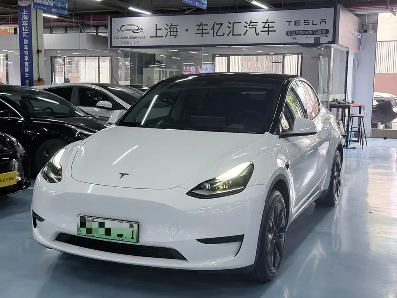 Tesla Model Y, 2023