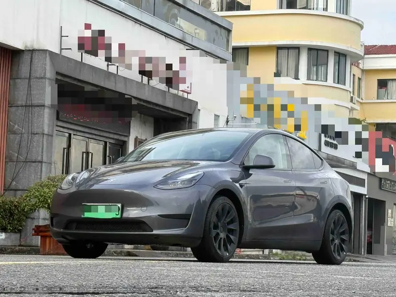 Tesla Model Y, 2022
