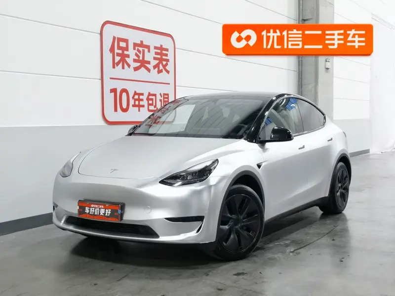 Tesla Model Y, 2024