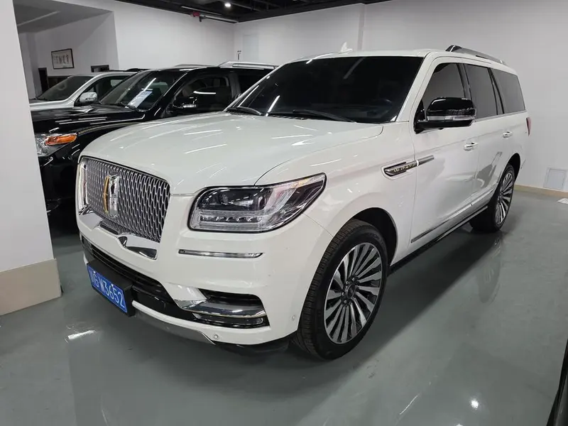 Lincoln Navigator 3.5T Premium Edition, 2020 — фото 1