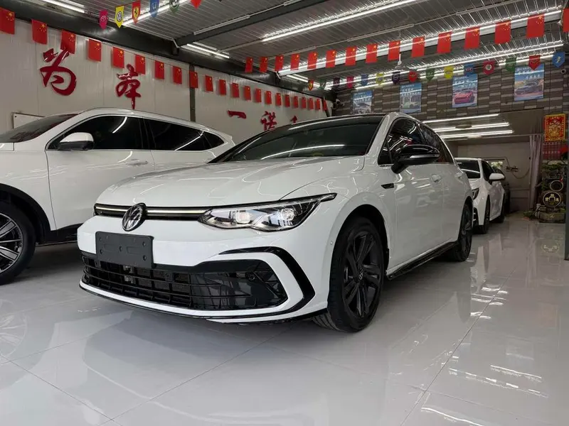 Volkswagen Golf, 2023