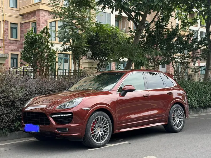 Porsche Cayenne, 2012