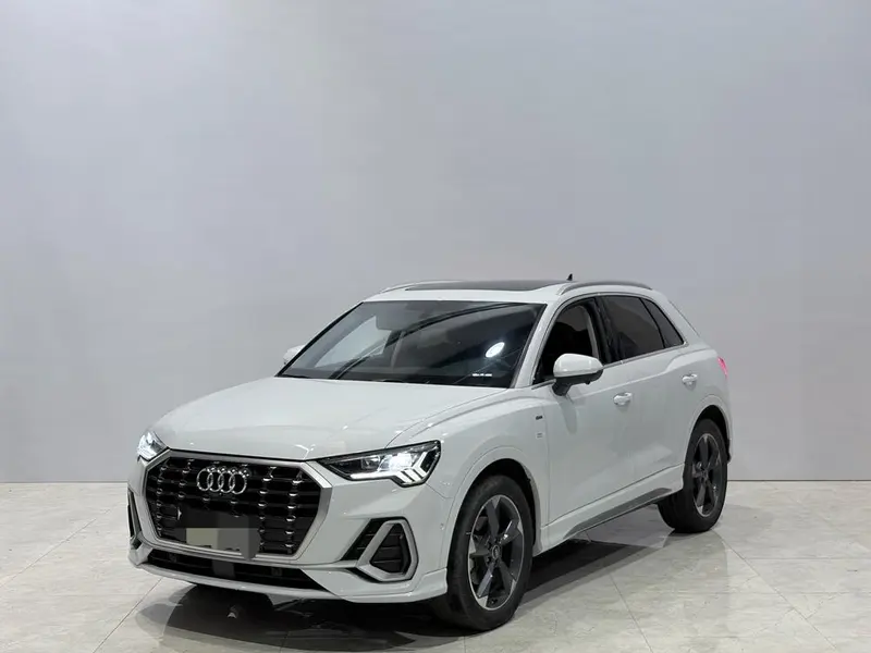 Audi Q3, 2022