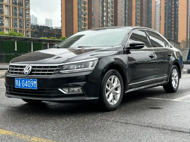 Volkswagen Passat 330TSI DSG Premium Edition, 2017 — фото 1