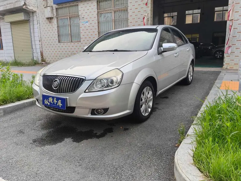 Buick Excelle, 2011