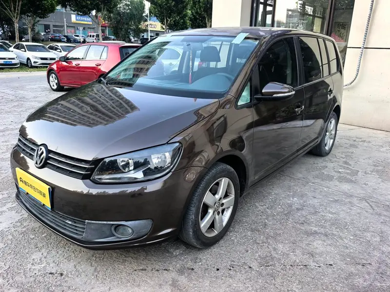 Volkswagen Touran 1.4T Manual Style Edition 5 Seater, 2013 — фото 1