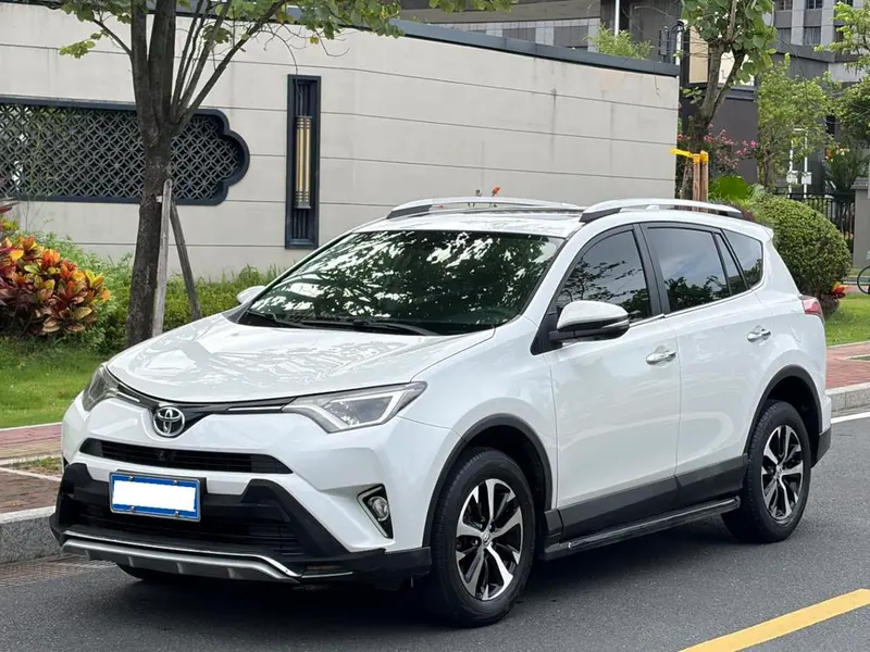 Toyota RAV4 2.0L CVT 2WD Style Edition, 2016 — фото 1