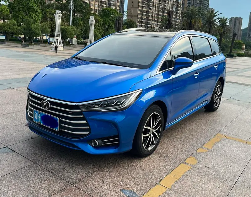 BYD Song MAX 1.5T Auto Smart Connected Elite Version 7 Seater, 2017 — фото 1