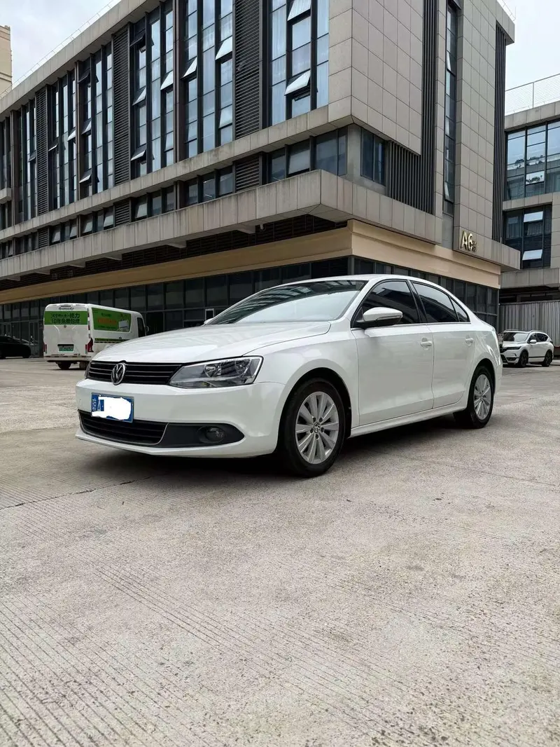 Volkswagen Sagitar, 2015