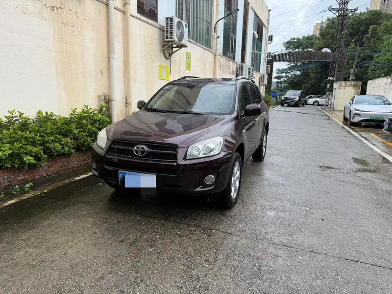 Toyota RAV4, 2009