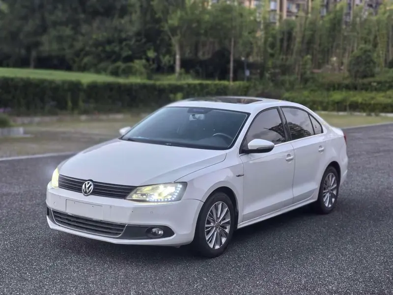 Volkswagen Sagitar, 2014