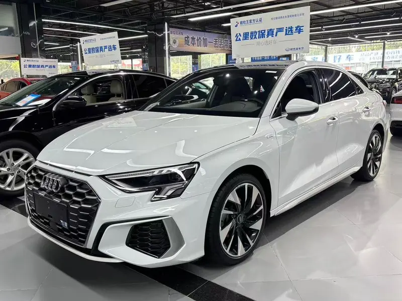 Audi A3 Facelift A3L Limousine 35 TFSI Fashion Sport Version, 2023 — фото 1