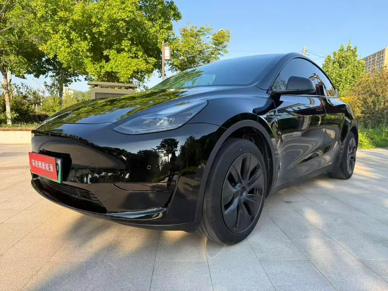 Tesla Model Y, 2023