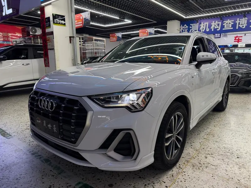 Audi Q3, 2022