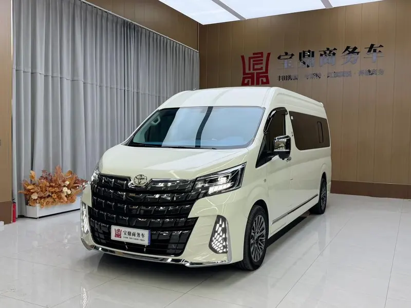 Toyota Hiace, 2023