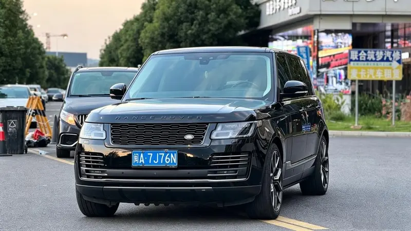 Land Rover Range Rover 3.0 V6 SC Vogue Extended Edition, 2018 — фото 1