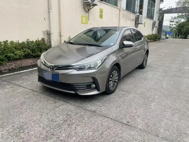 Toyota Corolla Facelift 1.2T S-CVT GL CN5, 2017 — фото 1