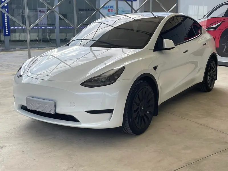 Tesla Model Y, 2022