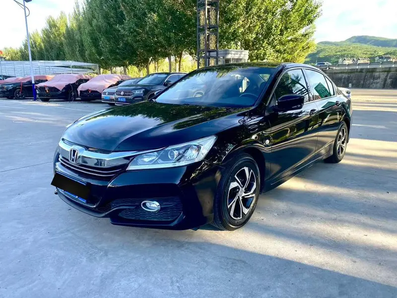 Honda Accord 2.0L Comfort Edition, 2016 — фото 1