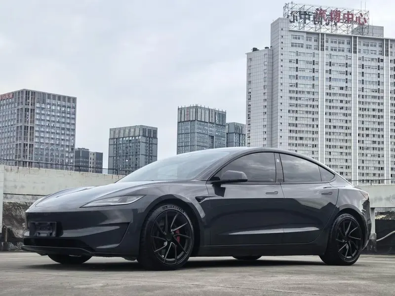 Tesla Model 3, 2024