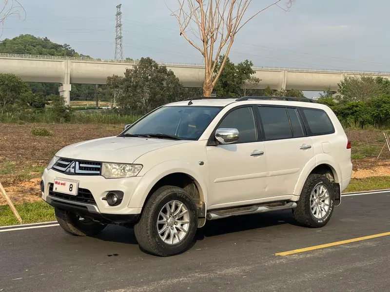 Mitsubishi Pajero Sport, 2013