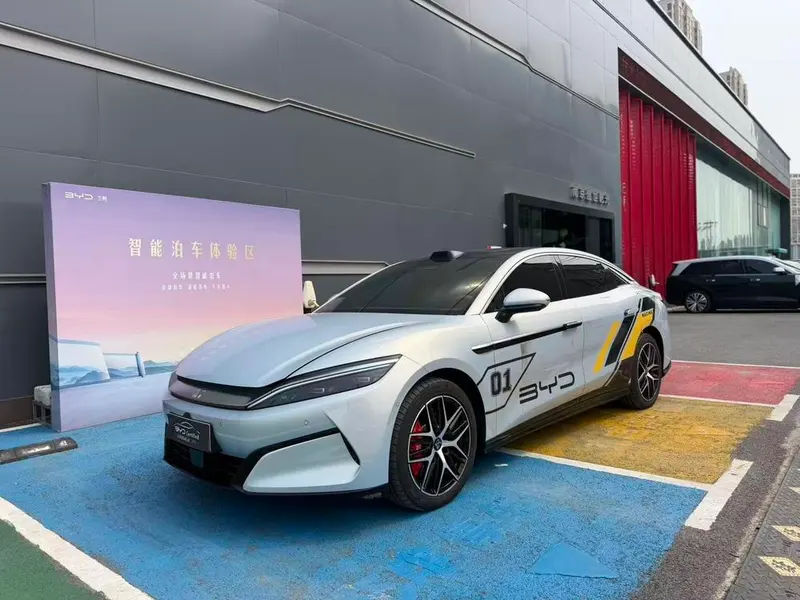 BYD Han L EV, 2025