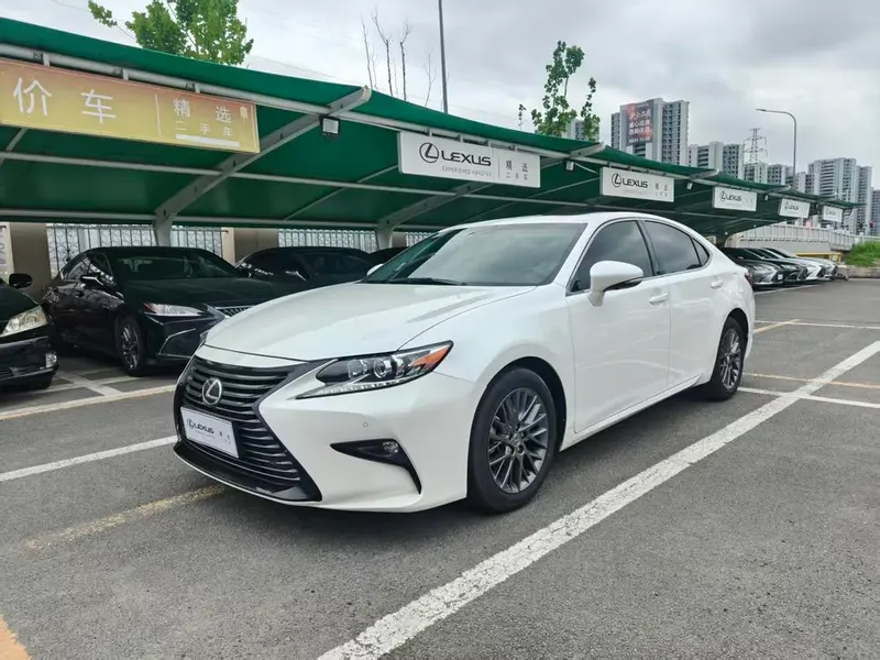 Lexus ES 200 30 Anniversary Edition, 2017 — фото 1
