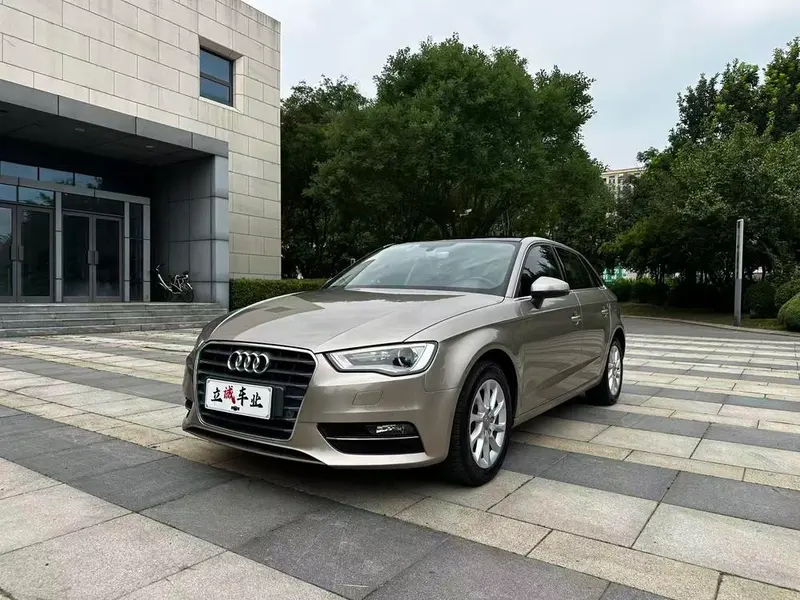 Audi A3 Sportback 35 TFSI Version, 2015 — фото 1