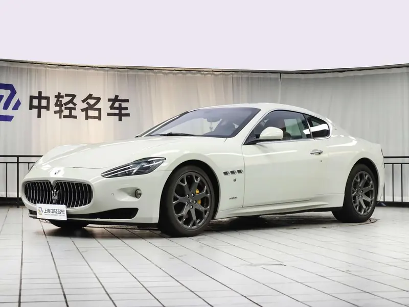 Maserati GranTurismo 4.2L Auto RWD 4 Seater Parallel Import, 2013 — фото 1