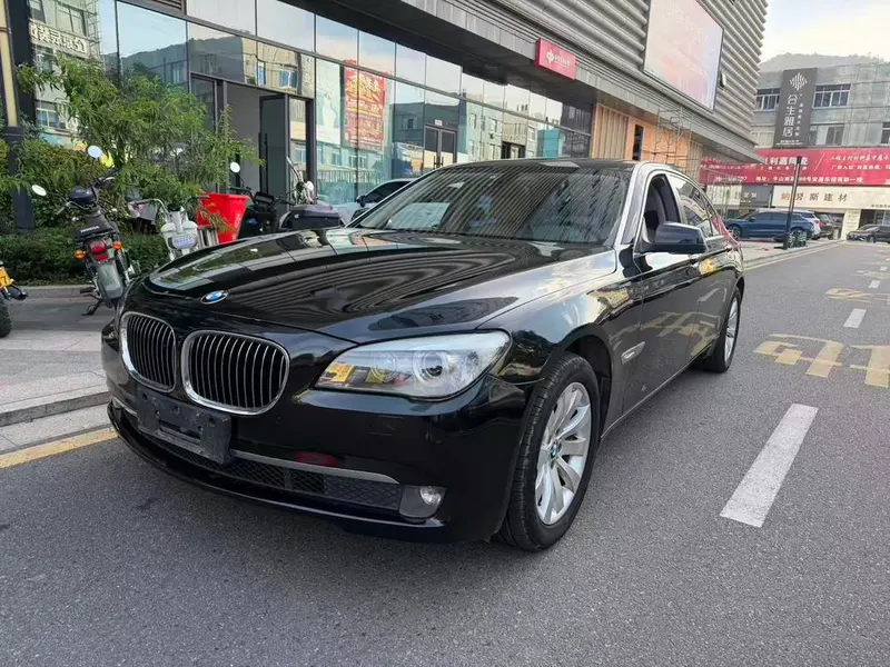 BMW 7-Series, 2011