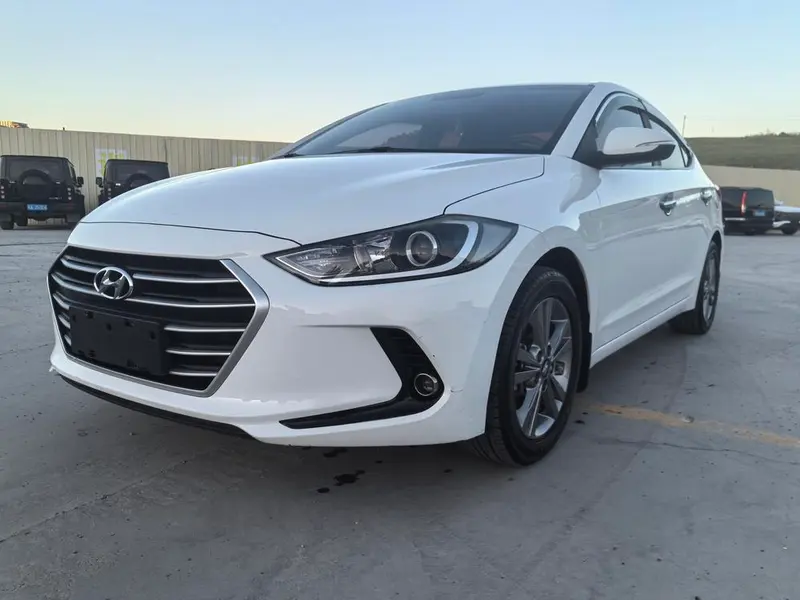 Hyundai Elantra Lingdong 1.6L Manual Stylish · Version, 2016 — фото 1