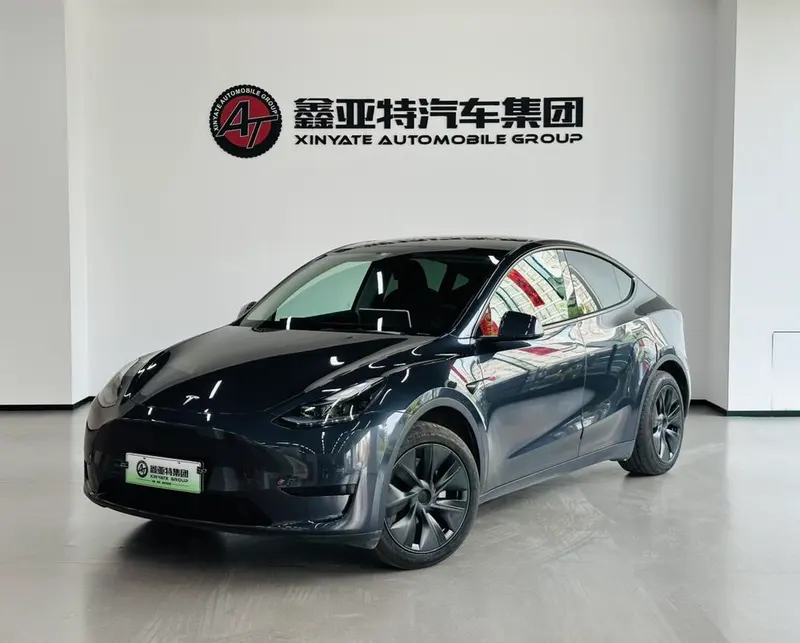 Tesla Model Y, 2024