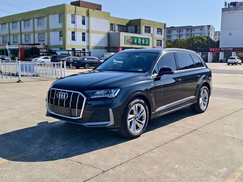 Audi Q7 45 TFSI quattro S line Sport Version, 2023 — фото 1